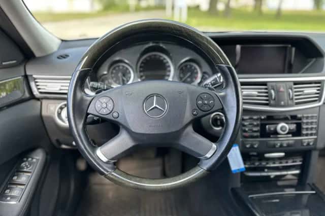 Mercedes-Benz E-Klasse (2010) thumbnail 5
