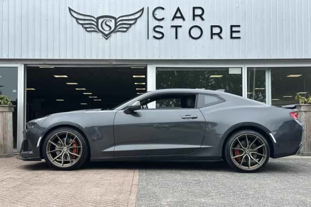 Chevrolet Camaro (2017) thumbnail 2