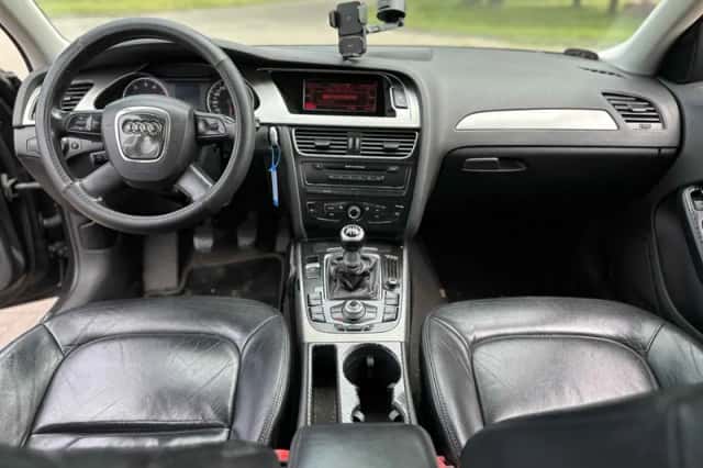 Audi A4 (2009) thumbnail 4