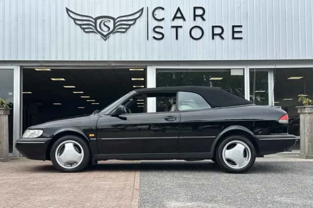 Saab 900 (1994) thumbnail 2