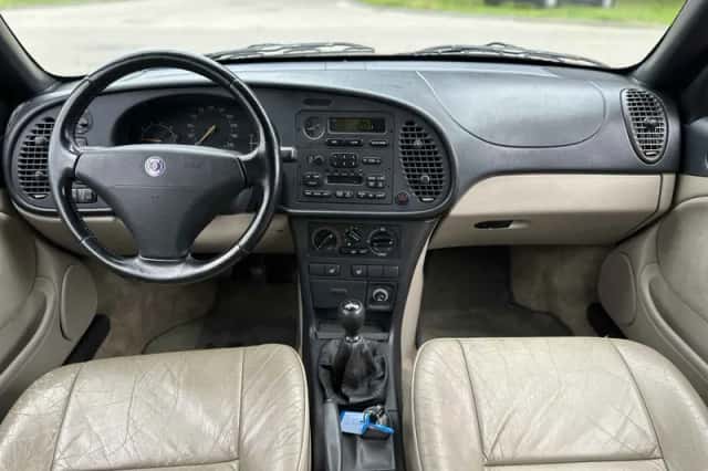 Saab 900 (1994) thumbnail 4
