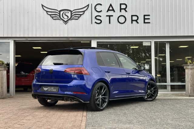 Volkswagen Golf (2019) thumbnail 3