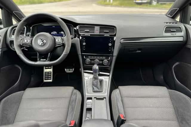 Volkswagen Golf (2019) thumbnail 4