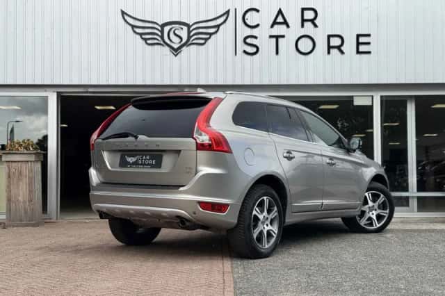 Volvo XC60 (2012) thumbnail 3