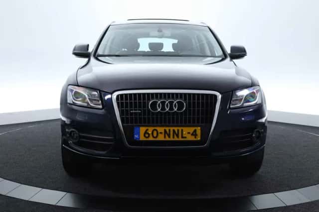 Audi Q5 (2010) thumbnail 2