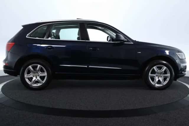 Audi Q5 (2010) thumbnail 4