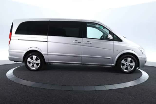 Mercedes-Benz Viano (2012) thumbnail 4