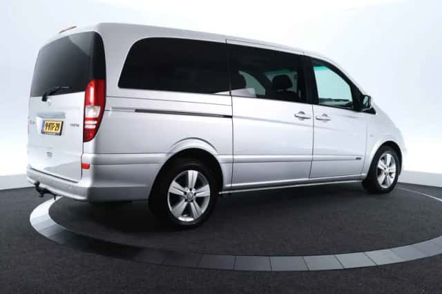 Mercedes-Benz Viano (2012) thumbnail 5