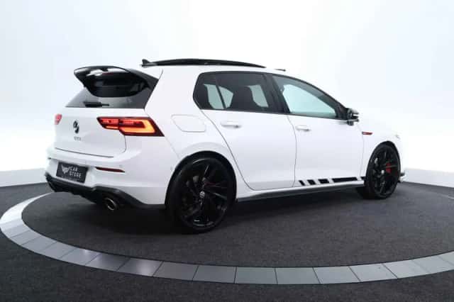 Volkswagen Golf (2022) thumbnail 5