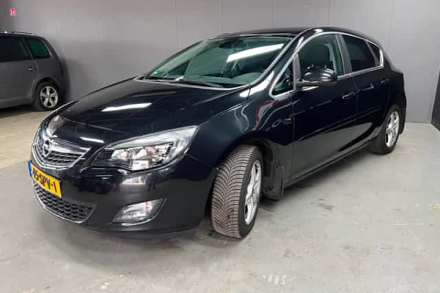 Opel Astra (2011) thumbnail 5