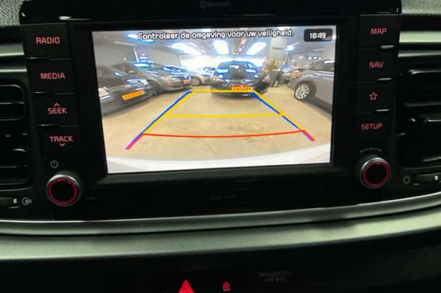 Kia Rio (2018) thumbnail 2