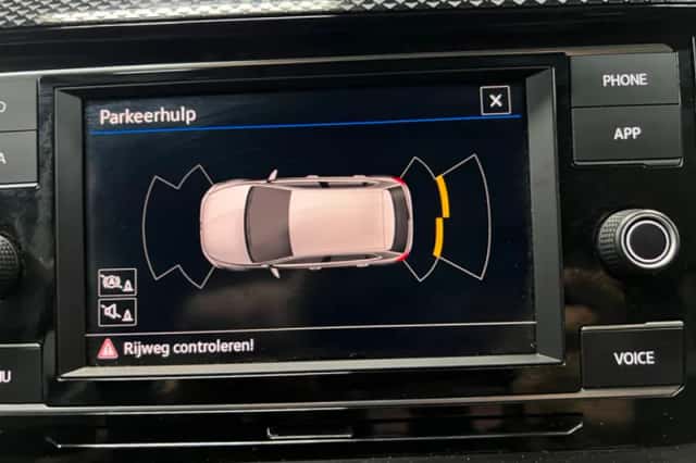 Volkswagen Polo (2023) thumbnail 3