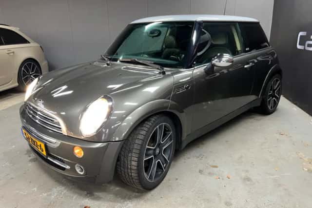 MINI Cooper (2006) thumbnail 5