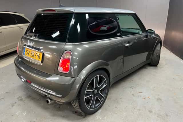MINI Cooper (2006) thumbnail 6