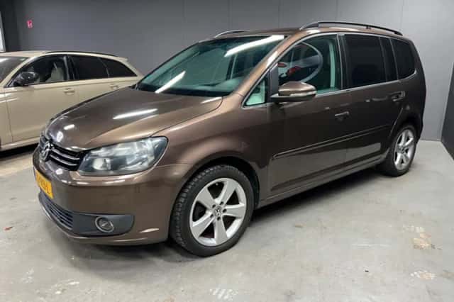 Volkswagen Touran (2011) thumbnail 5