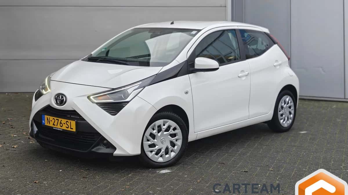 Toyota Aygo (2022) — foto 1