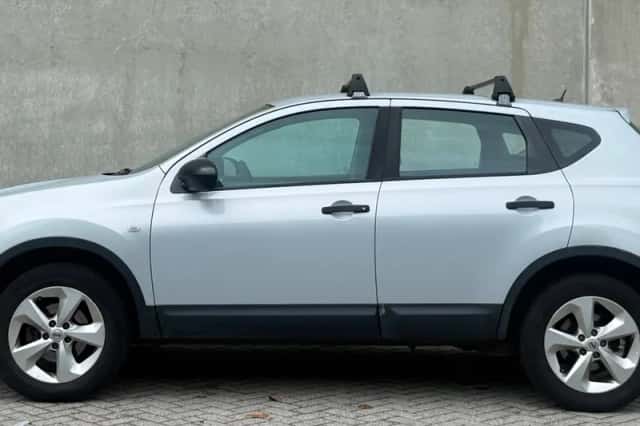 Nissan Qashqai (2008) thumbnail 3