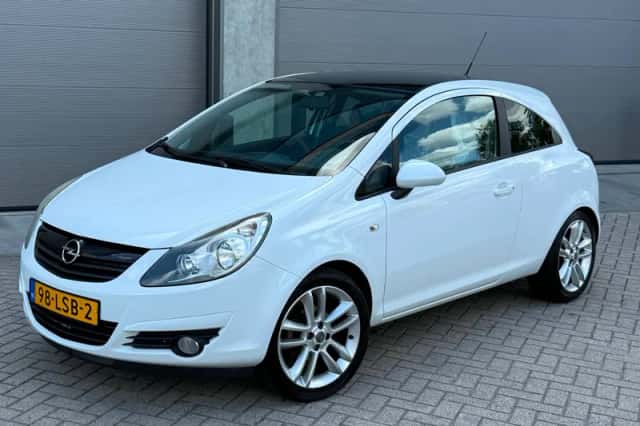 Opel Corsa (2010) thumbnail 1