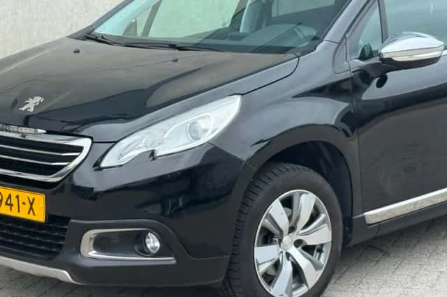Peugeot 2008 (2016) thumbnail 2