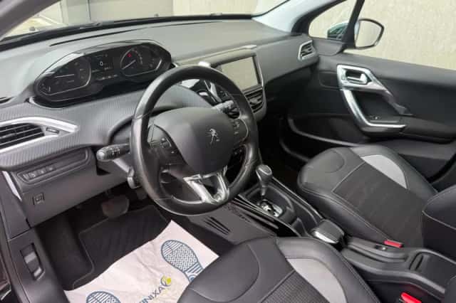 Peugeot 2008 (2016) thumbnail 6