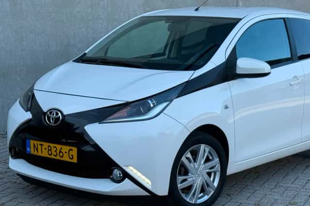 Toyota Aygo (2017) thumbnail 2