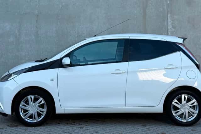 Toyota Aygo (2017) thumbnail 3