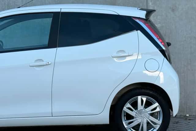 Toyota Aygo (2017) thumbnail 5