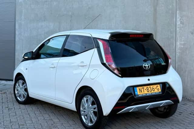 Toyota Aygo (2017) thumbnail 6