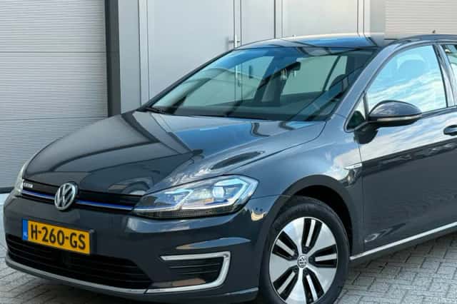 Volkswagen E-Golf (2020) thumbnail 2