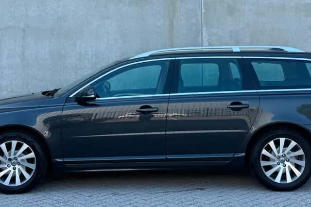 Volvo V70 (2011) thumbnail 3