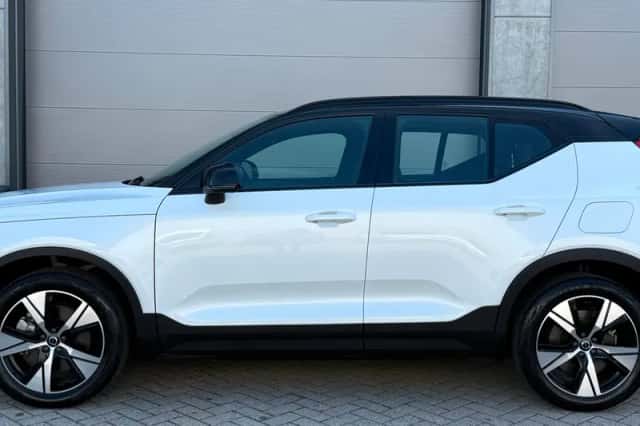 Volvo XC40 (2020) thumbnail 3