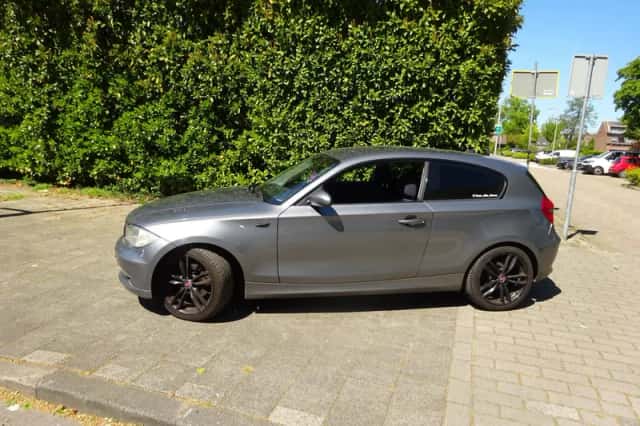 BMW 1-Serie (2008) thumbnail 2