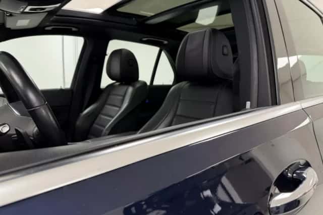 Mercedes-Benz GLE (2019) thumbnail 4