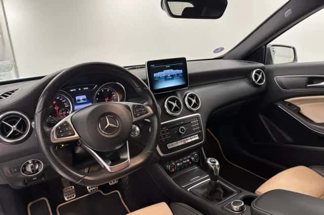 Mercedes-Benz A-Klasse (2016) thumbnail 5