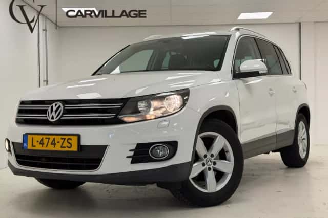 Volkswagen Tiguan (2015) thumbnail 1
