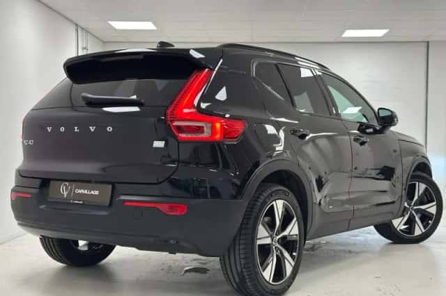 Volvo XC40 (2022) thumbnail 2