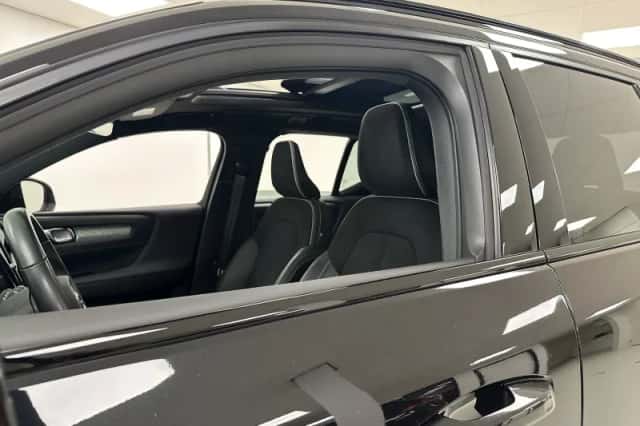 Volvo XC40 (2022) thumbnail 6