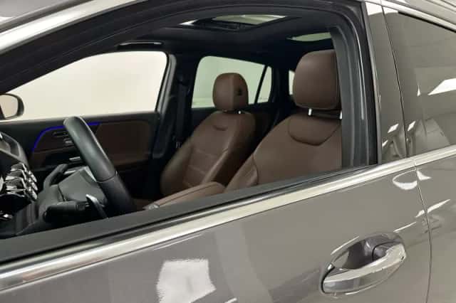 Mercedes-Benz GLA (2020) thumbnail 4