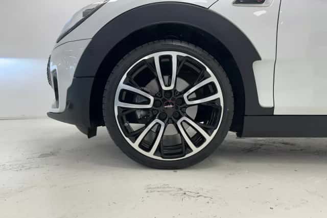 MINI Clubman (2023) thumbnail 3
