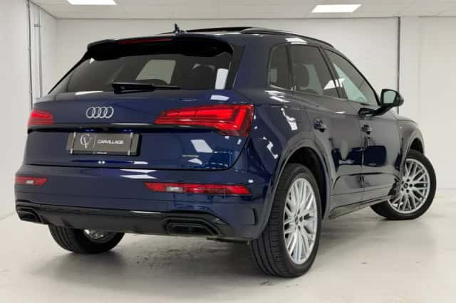 Audi Q5 (2022) thumbnail 2