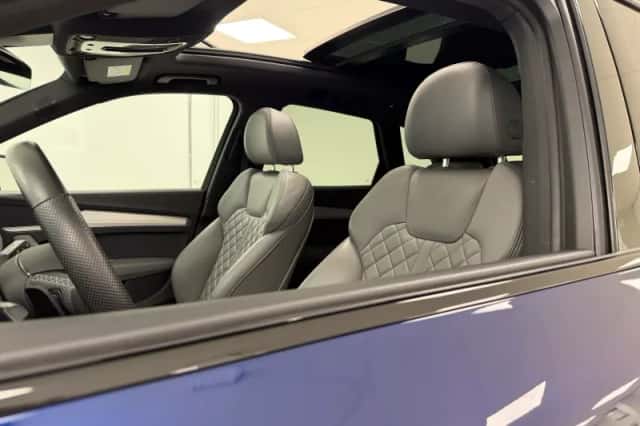 Audi Q5 (2022) thumbnail 5