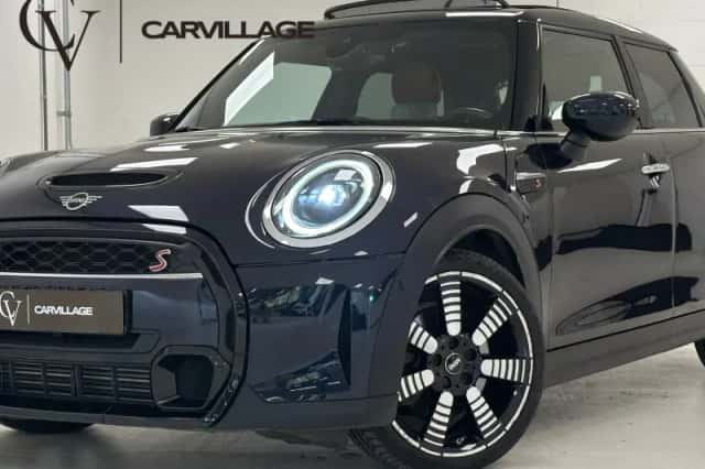 MINI Cooper S (2023) thumbnail 1