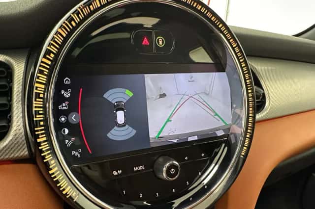 MINI Cooper S (2023) thumbnail 5