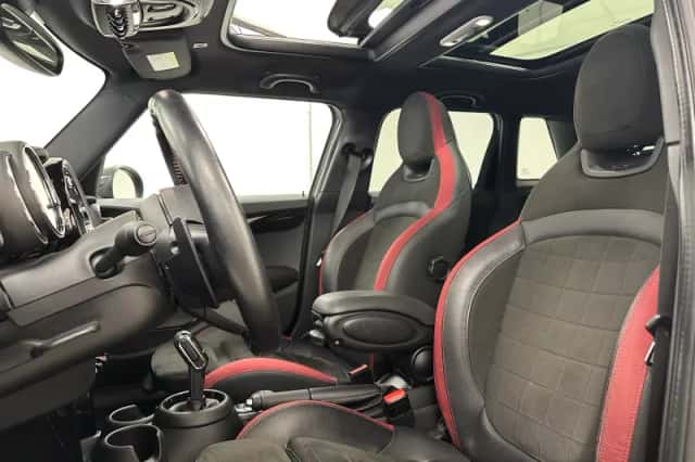 MINI Cooper S (2019) thumbnail 5