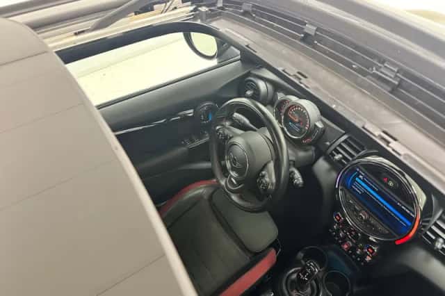 MINI Cooper S (2019) thumbnail 6