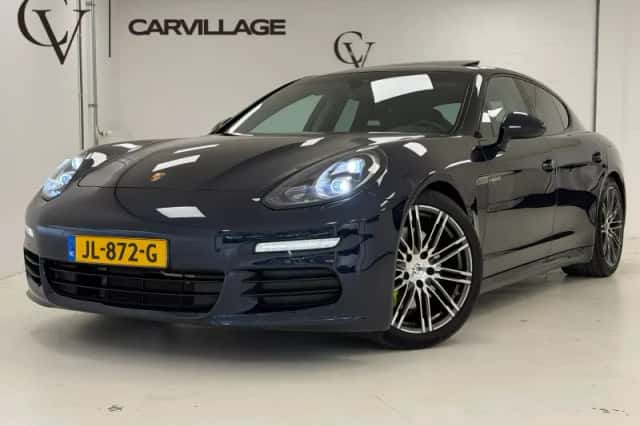 Porsche Panamera (2016) thumbnail 1