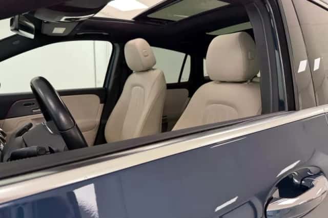 Mercedes-Benz GLA (2021) thumbnail 3
