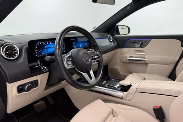 Mercedes-Benz GLA (2021) thumbnail 4