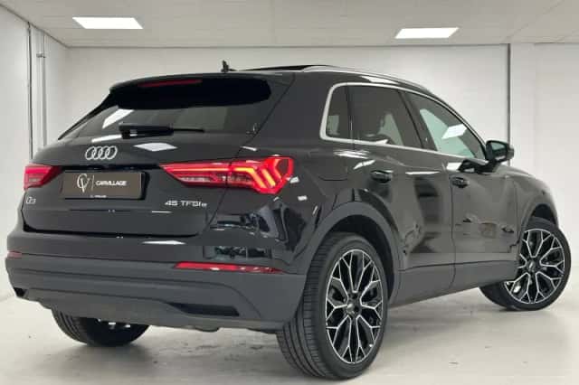 Audi Q3 (2021) thumbnail 2