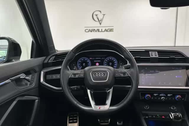 Audi Q3 (2021) thumbnail 5